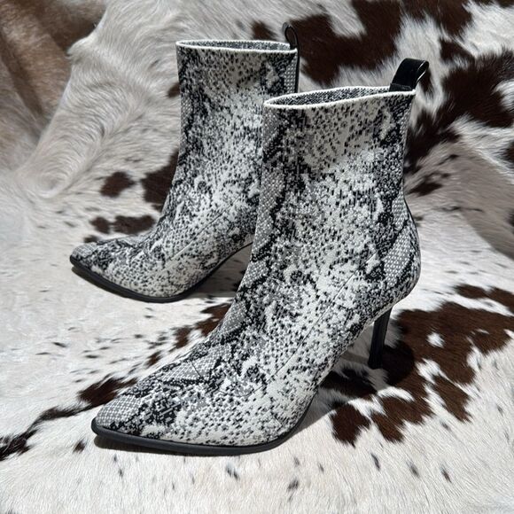 Steve Madden Ender Bootie Size 7.5 B12A - Picture 2 of 10